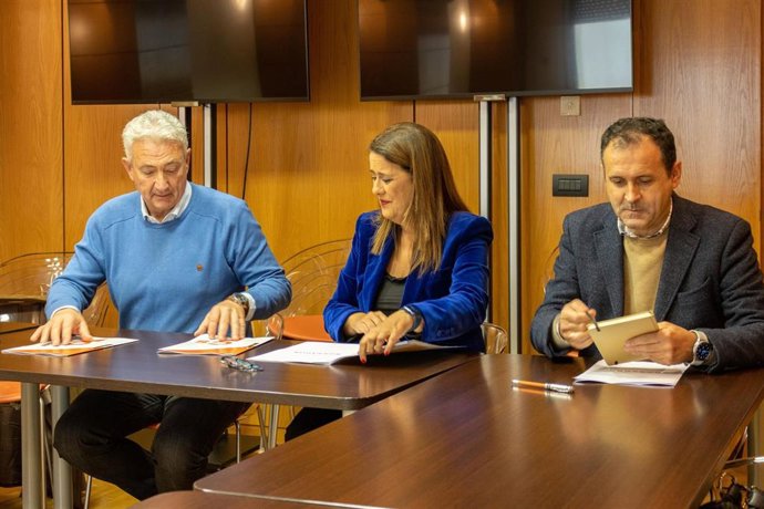 Reunión de Aumesquet y Gaya sobre el Presupuesto municipal de 2023, celebrada en el Ayuntamiento.