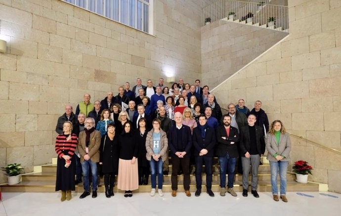 Logroño homenajea a los funcionarios municipales jubilados en 2022 y a los que llevan 25 años de servicio activo