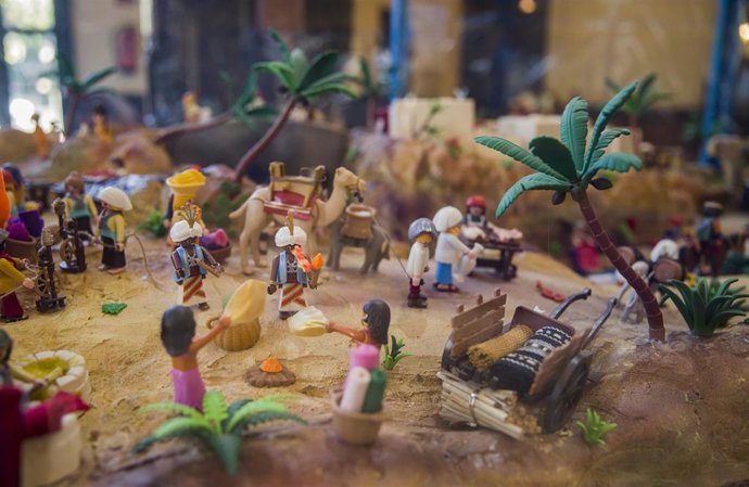 Archivo - Belén Playmobil en el Casino de la Exposición de Sevilla, en foto de archivo.