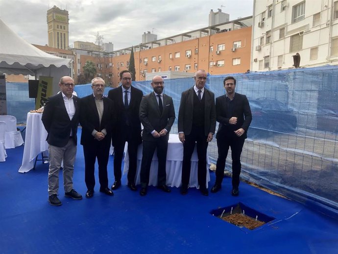 El Grupo ABU y la constructora Jarquil presentan su promoción de 35 viviendas en Nervión junto al alcalde de Sevilla, Antonio Muñoz.