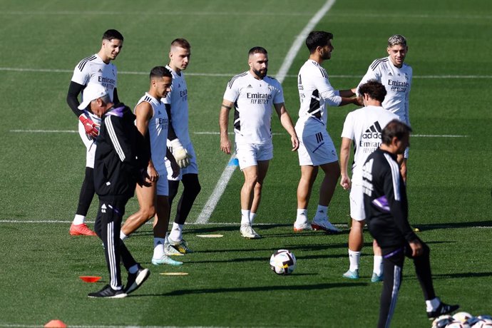 Archivo - Daniel Carvajal of Real Madrid in action during the training session before the spanish league, La Liga Santander, football match to play against FC Barcelona at Ciudad Deportiva Real Madrid on October 15, 2022, in Valdebebas, Madrid, Spain.