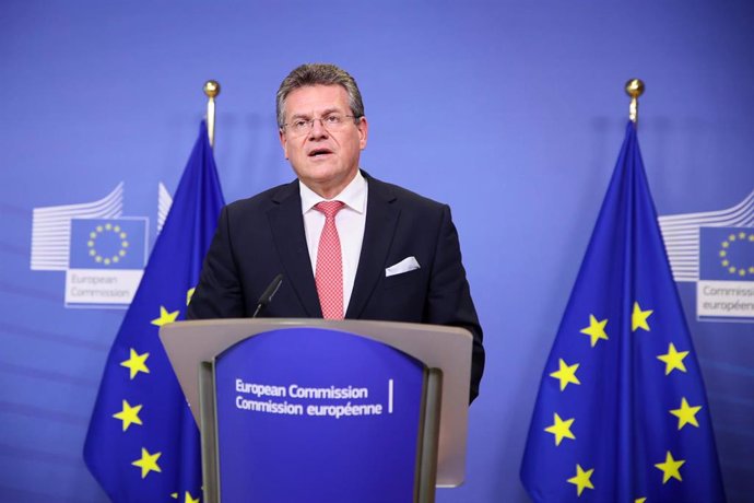 Archivo - HANDOUT - 05 November 2021, Belgium, Brussels: European Commissioner for Inter-institutional Relations and Foresight Maros Sefcovic speaks during a press conference, after a meeting with United Kingdom's chief Brexit negotiator David Frost, at