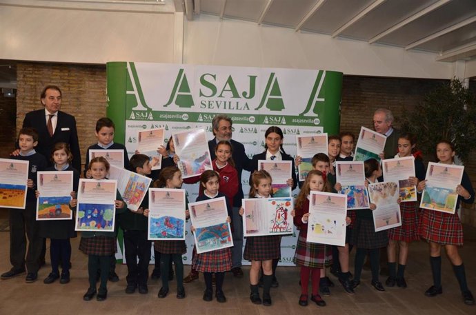 Entregados los premios del concurso de pintura 'La agricultura y la ganadería vistas por niños" de Asaja y Caja Rural del Sur.