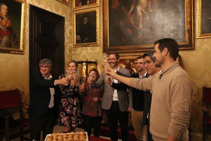 Miembros del Ayuntamiento de Palma durante la felicitación de las fiestas de Navidad.