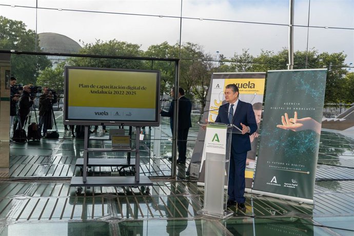 El consejero de la Presidencia, Interior, Dialogo Social y Simplificación Administrativa, Antonio Sanz, durante la presentación del Plan de Capacitación Digital de Andalucía, en una fotografía de archivo 