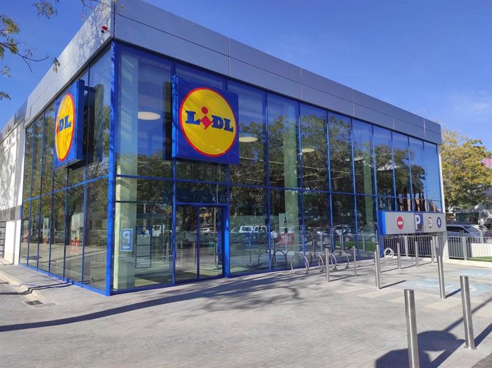 Archivo - Lidl incrementa cerca de un 12% su impacto en el PIB y en el empleo andaluz en solo un año