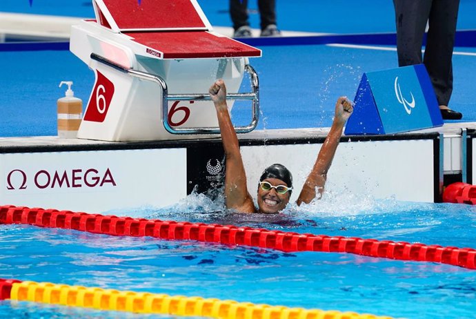Archivo - Teresa Perales celebra su medalla de plata en los 50 espalda S5 de los Juegos Paralímpicos de Tokio