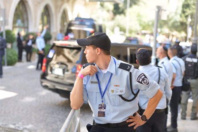Archivo - Agente de la Policía en Israel