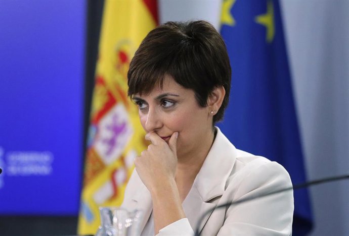 La ministra Portavoz, Isabel Rodríguez, durante la rueda de prensa tras la reunión del Consejo de Ministros en Moncloa, a 20 de diciembre de 2022, en Madrid (España). El Consejo de Ministros ha aprobado a la adenda el Plan de Recuperación, Transformació