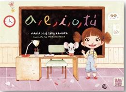 María José Sáez Ramada anima a los niños a "enamorarse de la literatura" con el cuento 'A, e, i, o, tú'