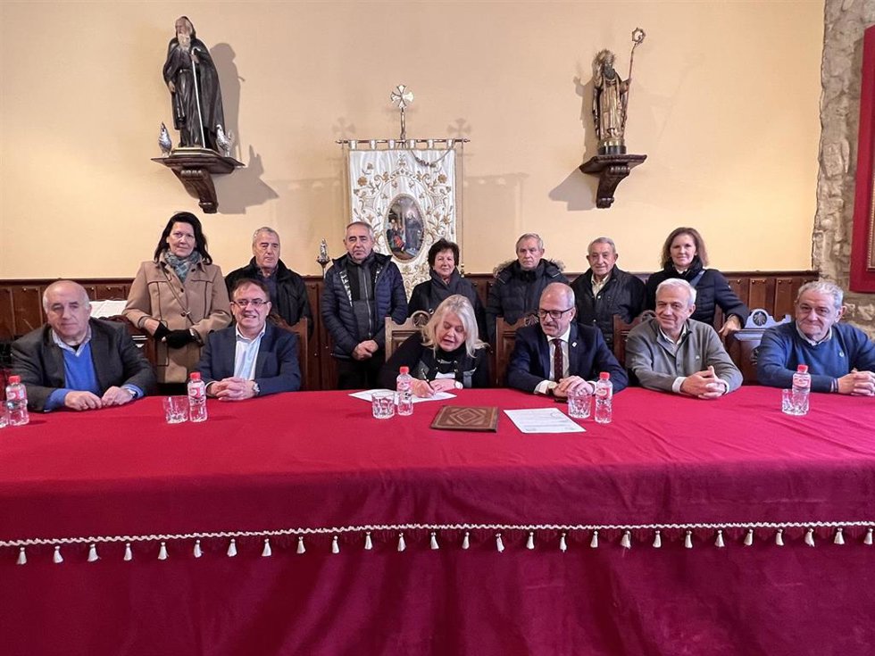 La Cofradía del Santo de Santo Domingo de la Calzada ha sellado su vínculo este martes con la organización Camino Francés Federación (CFF)