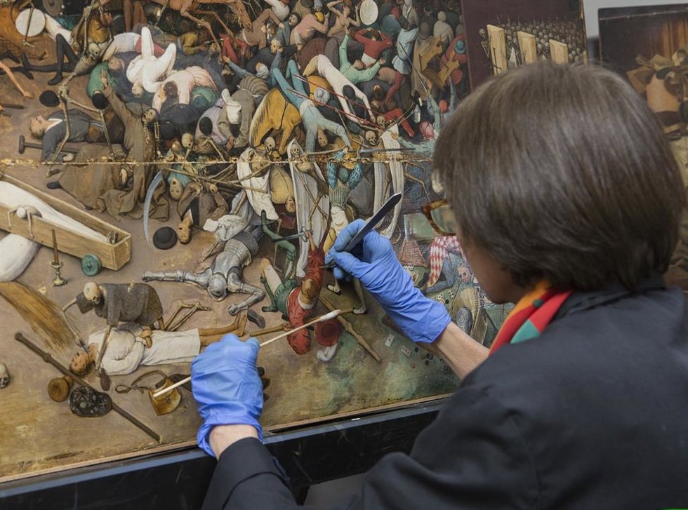 Archivo - Las entidades renuevan su colaboración con tres oportunidades para desarrollar actividades en el estudio y conservación de pintura, gabinete técnico y colaboración en exposiciones temporales.