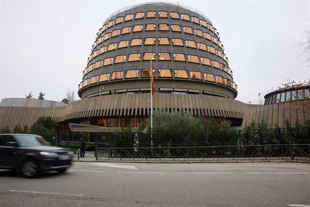 La sede del Tribunal Constitucional el día que se celebra el Pleno extraordinario del Tribunal Constitucional (TC), a 19 de diciembre de 2022, en Madrid (España). 