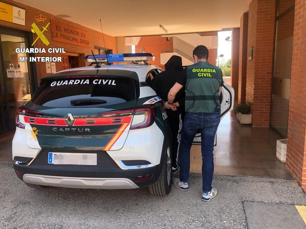 Detenido un joven por extorsionar a su víctima para que le entregara 3.500 euros en criptomonedas