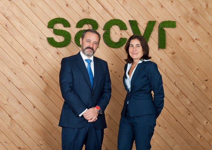 Francisco Gonzalo, CIO De Sacyr, Y María Jesús Almazor, CEO De Ciberseguridad Y Cloud De Telefónica Tech