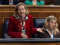 Calviño reprocha al PP no querer hablar ahora de economía y de tratar de "embarrar todo lo bueno del país"