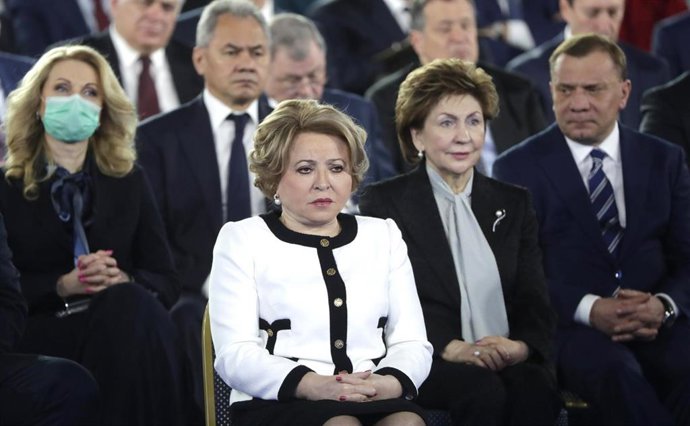 Archivo - La presidenta del Consejo de la Federación, la cámara alta del Parlamento de Rusia, Valentina Matviyenko (centro)