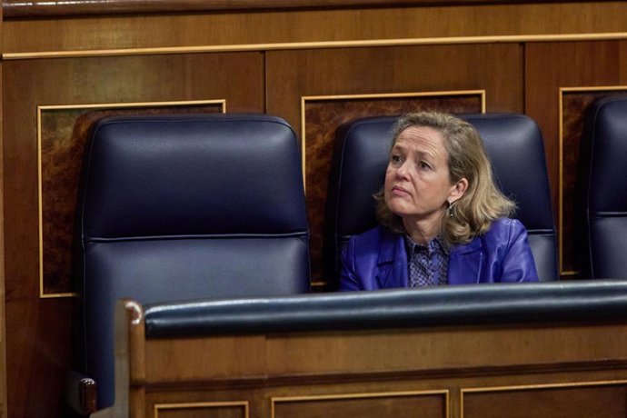 La vicepresidenta primera y ministra de Asuntos Económicos y Transformación Digital, Nadia Calviño, en una sesión plenaria