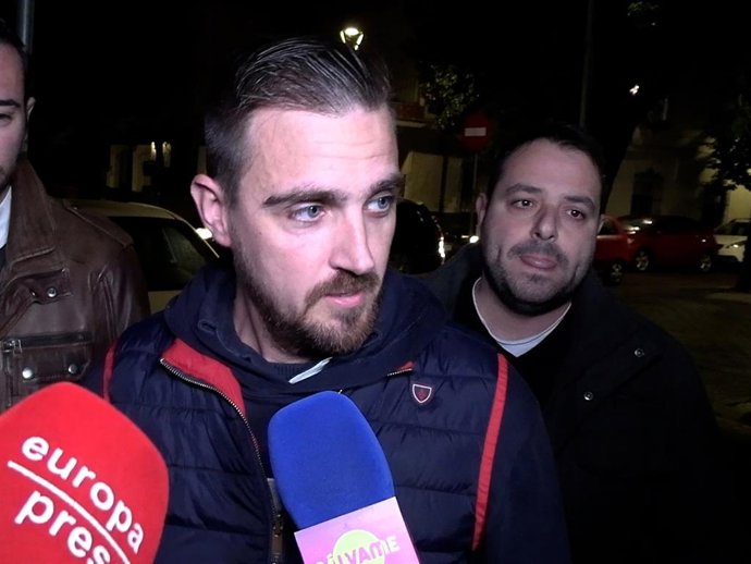 Luis 'Pinocho' en el funeral de Bernardo Pantoja