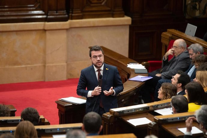 El presidente de la Generalitat, Pere Aragons, en la sesión de control al Govern en el pleno del Parlament el 21 de diciembre de 2022.