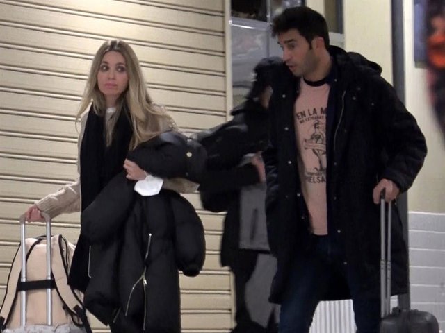 Vanesa Romero y Santi Burgoa, a su regreso de Bruselas