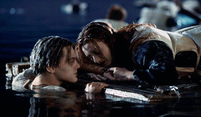 James Cameron demuestra científicamente que DiCaprio no cabía en la tabla de Titanic