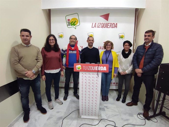 Sebastián Pérez (centro), durante la rueda de prensa.