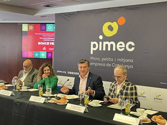 El presidente de Pimec, Antoni Cañete, en un desayuno con medios.