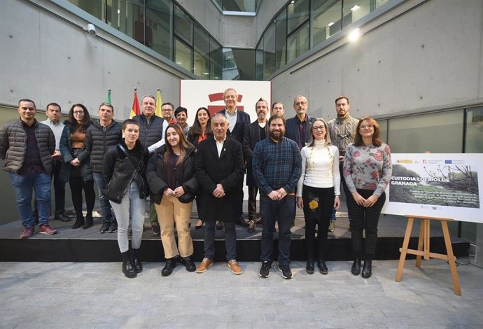 Foto de familia del proyecto de custodia de los ríos