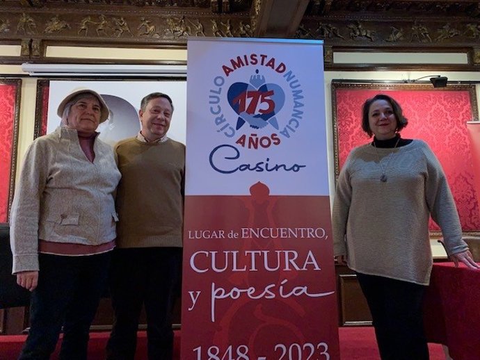De izquierda a derecha, Mercedes Barranco, Adolfo Sainz e Isis Gayo presentan los actos del 175 aniversario del Casino de Soria.