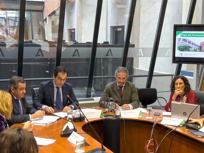 Gestión de fondos europeos y habilidades digitales centrarán los cursos del IAAP para los empleados públicos en 2023.