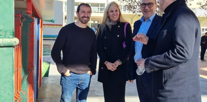 EL consejero de Cultura y Deporte del Gobierno de Aragón, Felipe Faci, durante su visita al CEIP Juan Sobrarias de Alcañiz, Teruel.