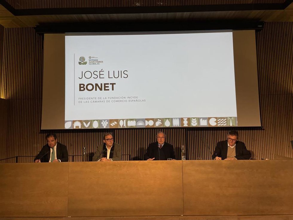 Ignacio Marcos, Carmel Mdol, José Luis Bonet y Pau Solanilla en la presentación de la Cumbre 'Sistemas Alimentarios Global.Es' este miércoles en Barcelona.