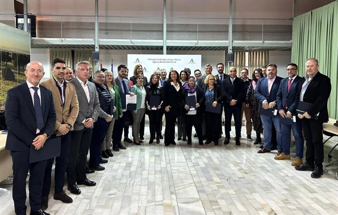 Np Capadr  La Junta Moviliza 100M Para Impulsar 36 Obras De Infraestructuras Hidráulicas En Seis Provincias