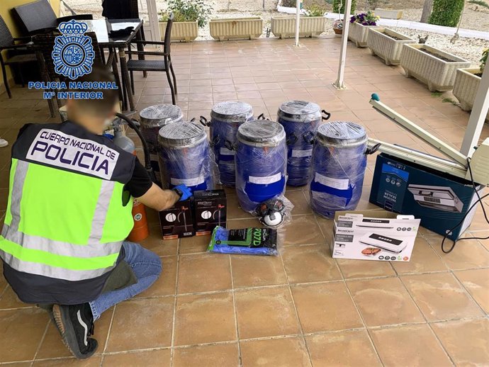 Nota De Prensa: "La Policía Nacional Desmantela Un Laboratorio De Drogas Sintéticas De Diseño E Incauta 2,5 Kilos De Anfetamina En Polvo"