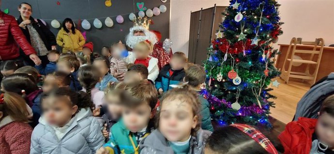 Decorando el árbol de los deseos' es una iniciativa del Distrito Norte con la EEI Julio César.