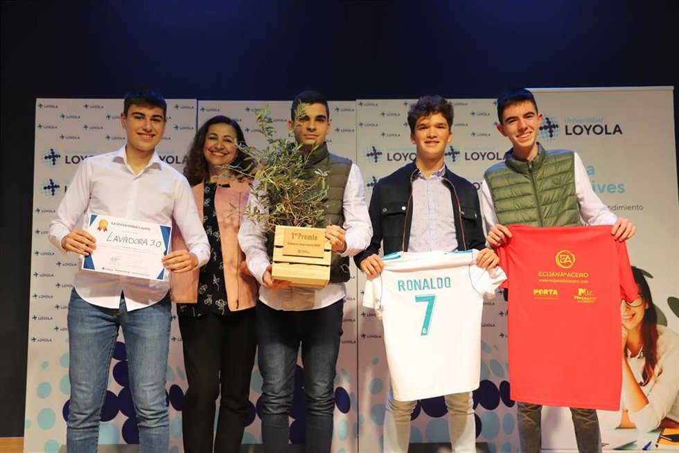 Ganadores del primer Premio 'Ideas Loyola. ESO Bachillerato', del colegio SAFA Écija.