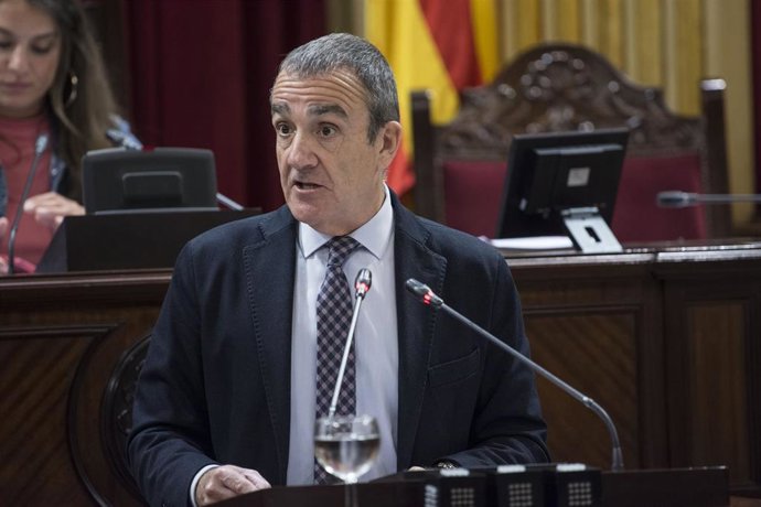 Archivo - El vicepresidente del Govern balear y conseller de Transición Energética, Sectores Productivos y Memoria Democrática, Juan Pedro Yllanes.