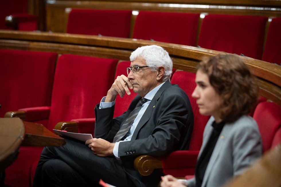 El conseller de Salud de la Generalitat, Manel Balcells, en el pleno del Parlament