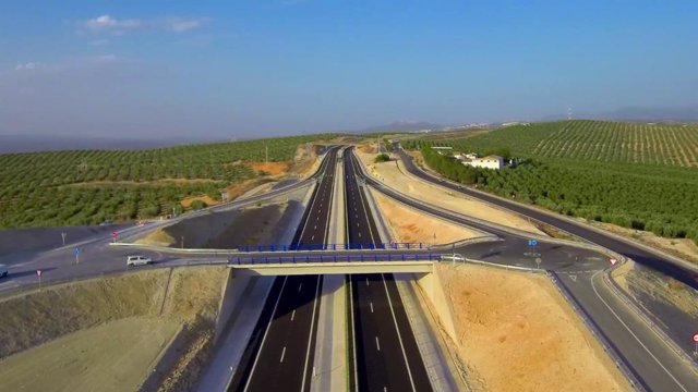 Archivo - Últmo tramo de la A-32 puesto en servicio entre Torreperogil y Villacarrillo/Archivo