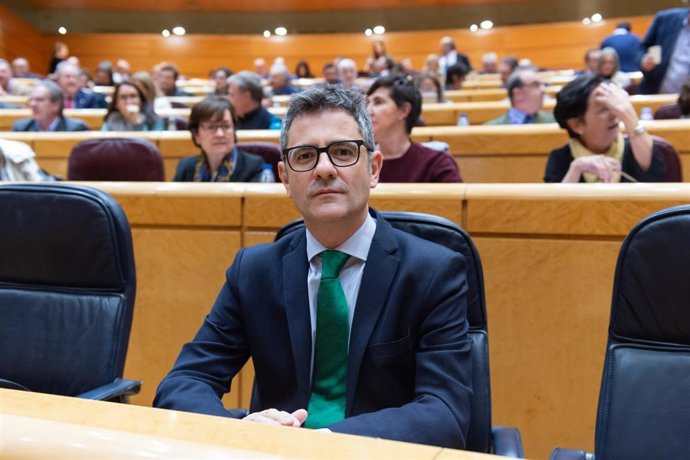 El ministro de Presidencia, Relaciones con las Cortes y Memoria Democrática, Félix Bolaños, durante una sesión plenaria en el Senado, a 20 de diciembre de 2022, en Madrid (España).