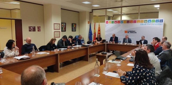 Olona fija con las cooperativas agroalimentarias las prioridades para el sector