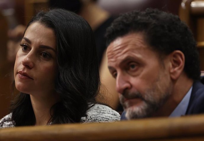 Archivo - La líder de Cs, Inés Arrimadas, y el portavoz adjunto de Ciudadanos en el Congreso, Edmundo Bal.