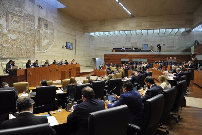 Pleno de la Asamblea de Extremadura, en una foto de archivo