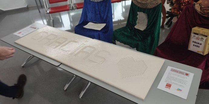 En el Banco de Sangre se está realizando un gran cuadro con el lema 'Gracias'