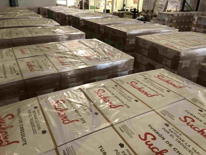 Suchard dona 40 toneladas de turrón, con más de 153.000 tabletas, al Banco de Alimentos de Madrid 