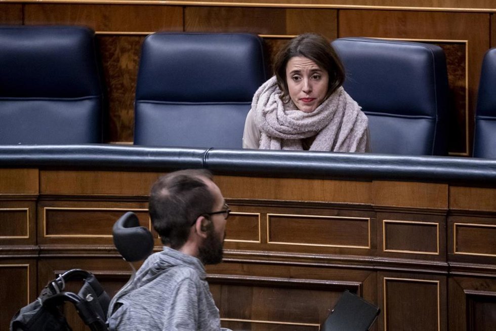 La ministra de Igualdad, Irene Montero, y el portavoz de Unidas Podemos en el Congreso, Pablo Echenique