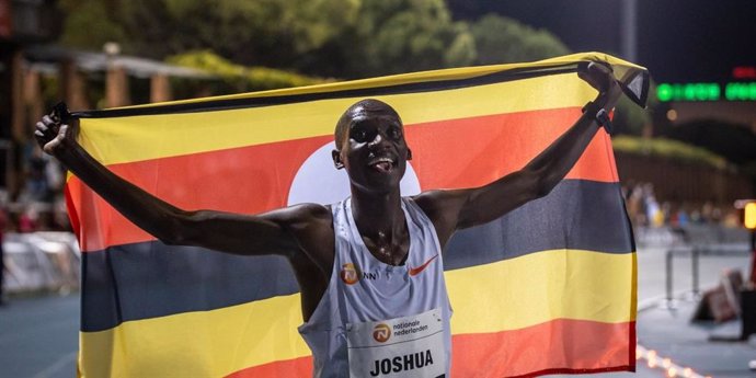 El atleta ugandés Joshua Cheptegei, plusmarquista mundial de 5.000 y 10.000 metros