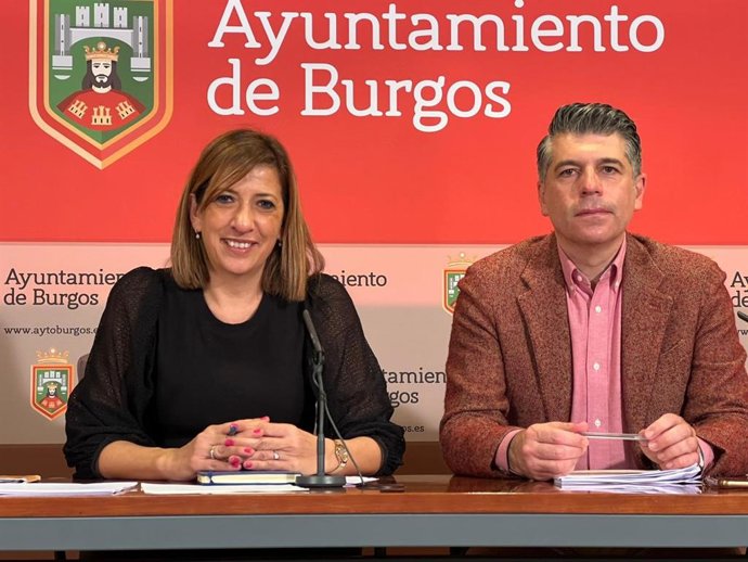 Los portavoces del equipo de Gobierno local Nuria Barrio y Vicente Marañón