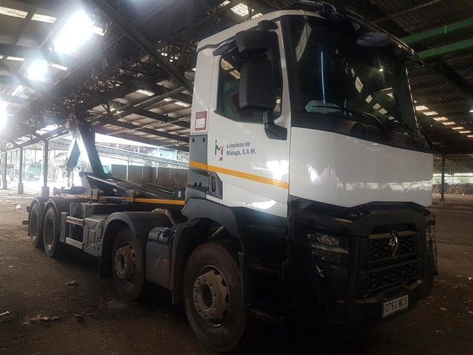 Limasam incorpora al Centro Ambiental un nuevo moto-generador de biogás y dos camiones multibasculantes